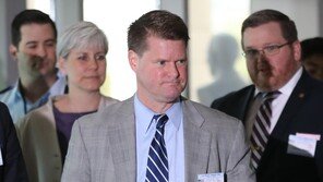 美국방차관보 “대북제재 이행 구멍…한일 관계개선 바라”