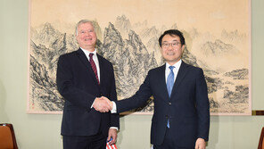 외교부 “북미협상 美와 긴밀 소통…이도훈-비건 1일 유선협의”