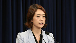 고민정, ‘대통령 기록관’ 공방에 “믿지 못하겠다면 뭐라 하나”