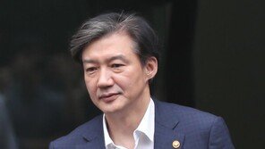 입 연 조국 딸 “인턴 않고 증명서 발급받은 건 단 하나도 없다”