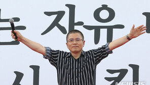 한국당 “조국 파면 집회에 300만 모여 ”…與 “내란 선동”