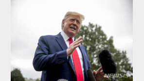 트럼프, 北 미사일 발사에 “곧 북한과 대화할 것, 지켜보자”