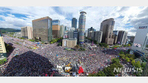 ‘조국 찬반’ 세대결 양상…주말 서초동 촛불 규모 주목