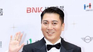 박명훈 남우조연상 “봉준호 감독 ‘기생충’, 충격과 공포”