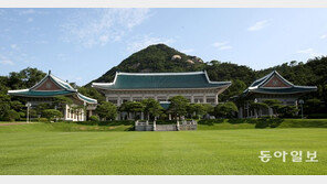 靑 “북미 대화 모멘텀은 유지”…한국당 “文정부, 김정은 값만 올려놔”