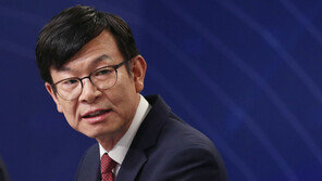 김상조 “日수출규제, 직접적 피해 사례 없어…전화위복 계기”