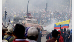 에콰도르 시위 격화… 대통령 수도 떠나 피신