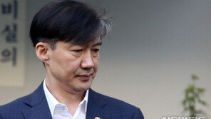 조국, ‘윤석열 별장접대 의혹’ 보도에 “말할게 없다”