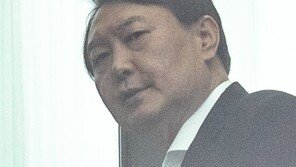 윤석열 ‘별장접대 의혹’ 보도 기자 명예훼손 혐의 고소