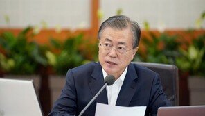 [속보] 文대통령 “많은 갈등 야기해 매우 송구…조국, 檢개혁 큰 동력 됐다”