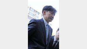 靑 “조국 장관, 어제 고위 당정청 회의 직후 사퇴 의사 전달” (상보)