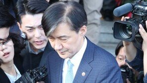 ‘조국 블랙홀’ 사라져버린 정국…한국당 투쟁 노선 고심