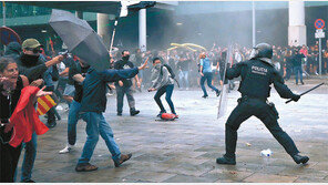 카탈루냐 시위 격화… ‘제2의 홍콩’ 되나