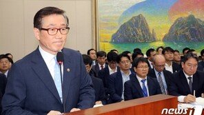 김성원 “총리 사퇴 시점은?”…총리 비서실장 “잘 모른다”