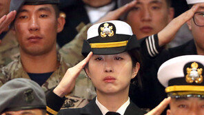 ‘해군 자원입대 화제’ 최태원 회장 차녀, 이번엔 美CSIS 연구원으로