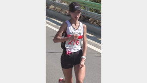 경주국제마라톤 감동의 여자 1위… ‘핏빛 투혼’ 백순정, 4년간 성한 적 없었다