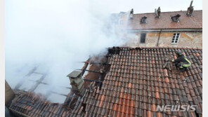 유네스코 세계유산 이탈리아 ‘카발레리자 레알’ 또 화재