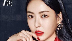 배우 이다희, 한국시리즈 2차전 시구…애국가는 김나영