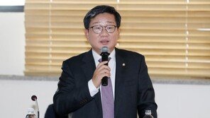 ‘법무부장관’ 거명 전해철, 재차 수락의사 밝혀…임명 기정사실화?
