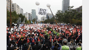 “타다 OUT!”…택시기사들, 국회 앞 대규모 집회