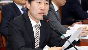 하태경 “조국일가 죄없다 궤변…혹세무민한 유시민 사죄해야”