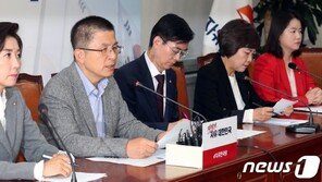 한국당 ‘패트 가산점-표창장’ 논란 확산… “지지율 도로 깎아먹어”