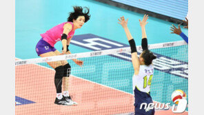 ‘이재영 20득점’ 흥국생명, 홈에서 현대건설에 3-0 셧아웃 승
