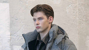 복고바람 타고… 롱패딩 가고 숏패딩 온다