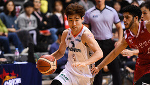 ‘3점포 12방’ 전자랜드, 오리온 꺾고 2연승…KBL 공동 선두