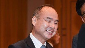 손정의, 사우디 포럼서 관중몰이 실패…“영향력 예전만 못하다”