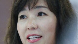 공지영 “금태섭·민주당 귀머거리 행태에 정치혐오 나날들”