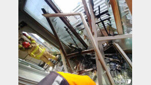 부산 아파트 14층서 가스 폭발…40대 거주자 추락해 사망
