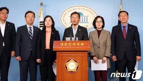 한국당 초선 “선배 의원들, 국지전 아닌 요충지서 승전보 전하라”