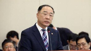 분양가 상한제 ‘풍선효과’ 우려에…홍남기 “발생시 추가대책 검토”