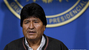 볼리비아 모랄레스 대통령 사임…집권 약 14년만에 불명예 퇴진