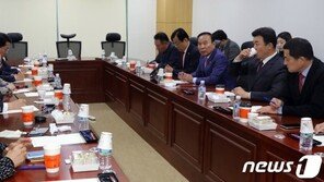 한국당 재선 “패스트트랙 통과 시 의원직 총사퇴 당론 제안”