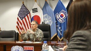 “한국, 방위비 분담금 더 내야” 한미연합사령관도 공개 압박