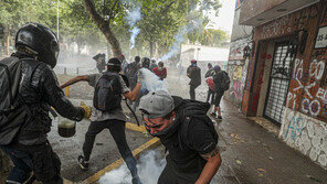 칠레 불평등시위 26일째… 대규모 행진과 파업 전국 확대