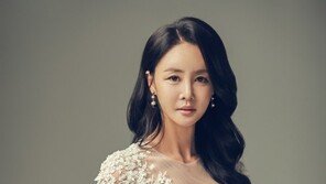 ‘결혼’ 김미연 웨딩화보 공개…원조 미녀 개그우먼의 ‘우아美’