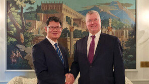 김연철, 비건 美대북대표 면담…“금강산 등 남북관계 폭넓게 논의”