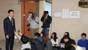 ‘인적쇄신’ 주저하는 한국당에…“밥상 차려줘도 걷어 찬다” 비판 쏟아져
