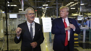 트럼프 “중국생산 애플제품 관세면제 검토…삼성과 같은 대우 필요”