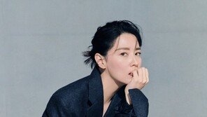 이영애, 기품 더해진 모던+시크…여신 미모의 정석