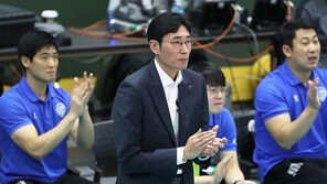 신진식 감독 “박철우, 발목·무릎 안좋다. 컨디션 조절중”