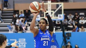 여자프로농구 우리은행 ‘복덩이’ 그레이, 골밑을 지배하다