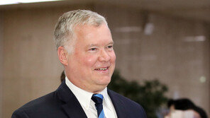 비건 “北美 협상, 기대 만큼의 진전 없지만…포기하지 않을 것”