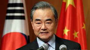 中왕이, 연일 美패권주의 ‘강공’…“韓과는 수준 높은 협력”