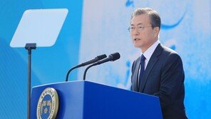[전문]文대통령 “김종필·서정용·이종후·배혁·박단비 영웅과 작별합니다”