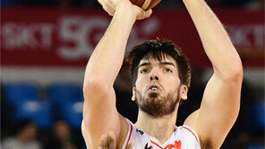 2959일 만에 터진 6연승… KT, 선두 SK 잡고 3위로