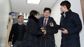 김건모, 성폭행 주장 여성에 맞고소장 제출…“수사 통해 다 밝혀질 것”
